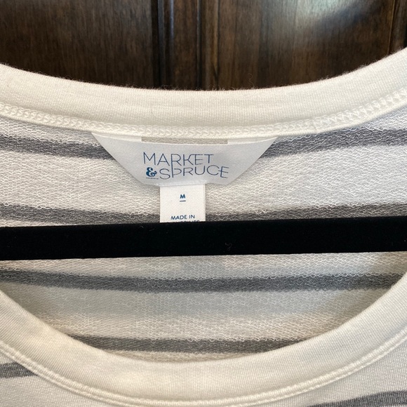 NWOT Market and Spruce Top - Picture 2 of 3